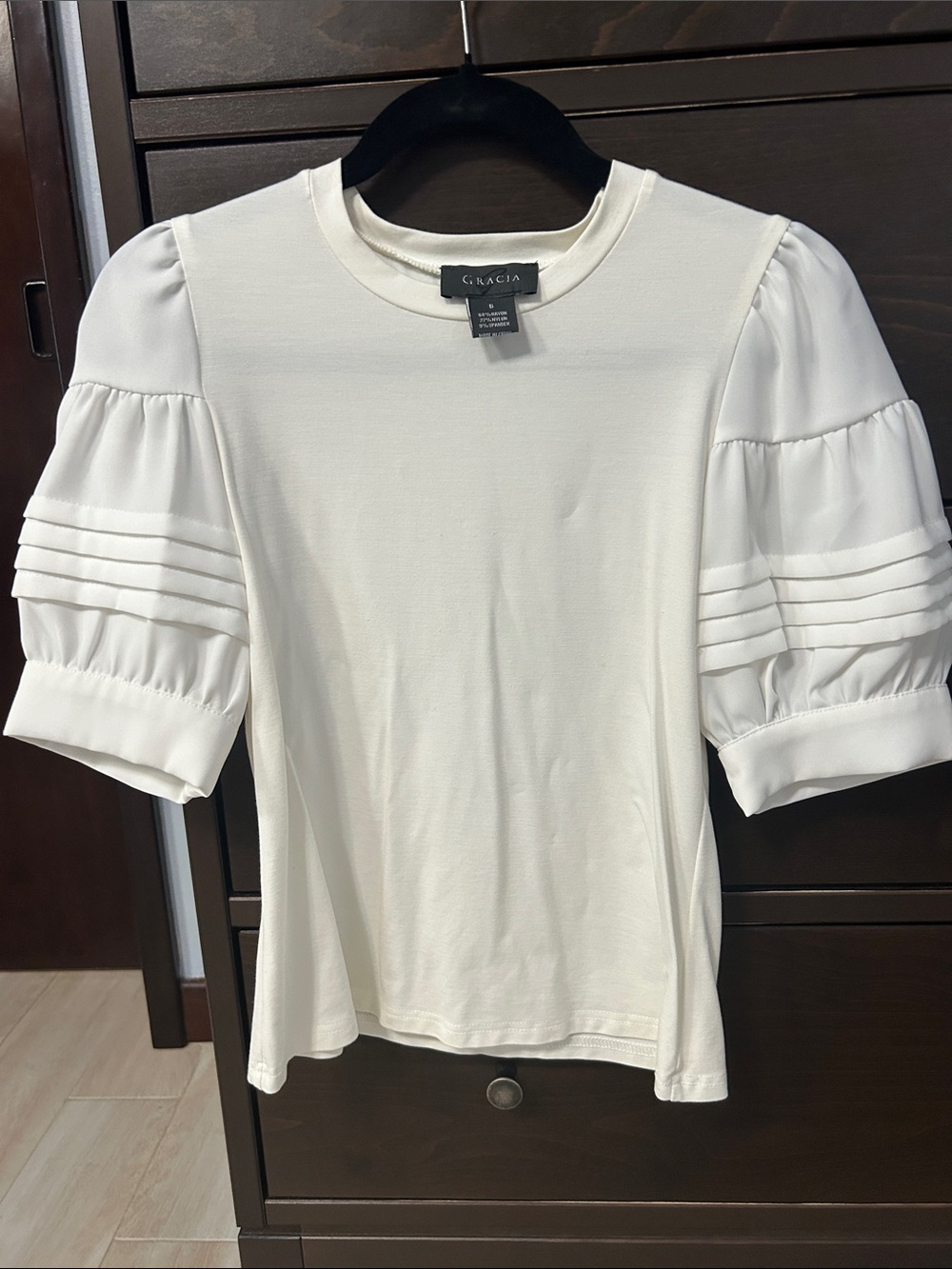 Gracia Cream Puff Sleeve Top